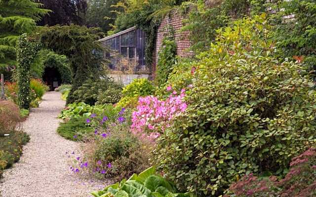 Dunmore Gardens Log Cabins