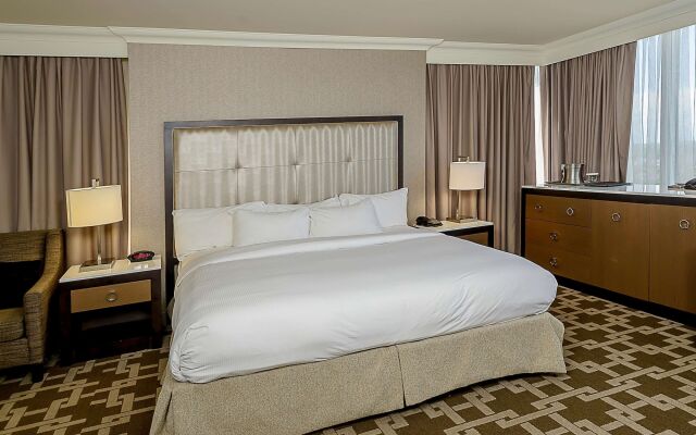 Hilton Niagara Falls/Fallsview Hotel & Suites