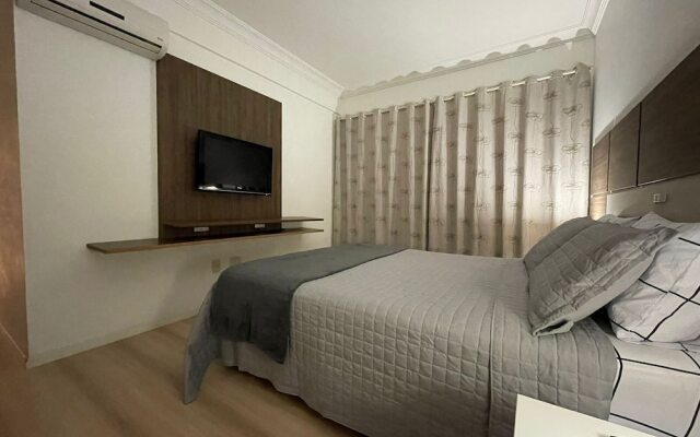 Amplo Apartamento Um Por Andar
