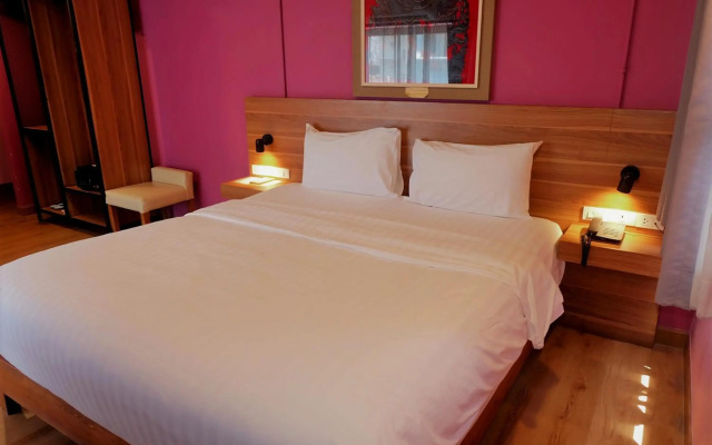 Siri Oriental Bangkok Hotel