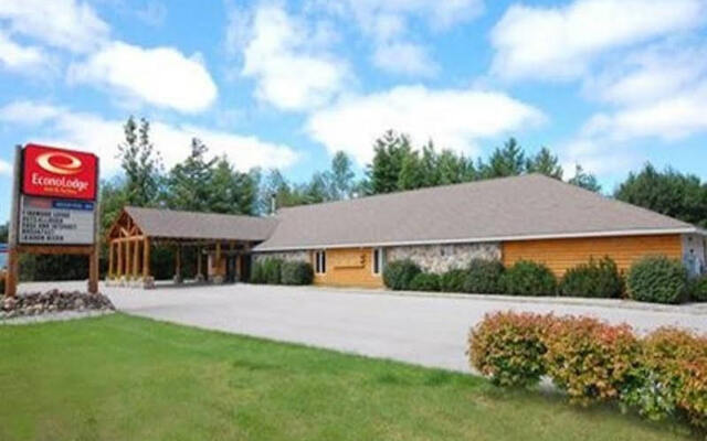 Econo Lodge Inn & Suites