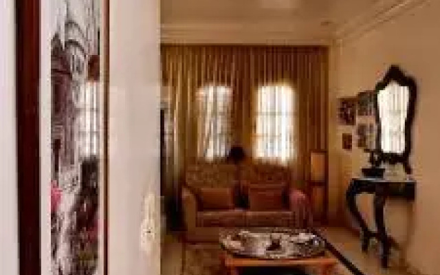 Sarra Hotel