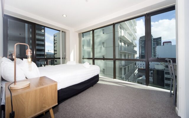 City Gardens spacious 2 Bdrm, Centre of CBD !!!