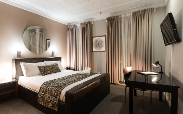 Clarendon Hotel