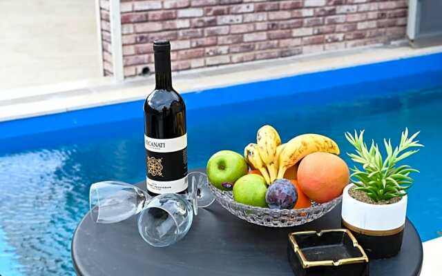 Anil's house - מתחם צימרים עם בריכה מקורה ומחוממת Zimmer with heated swimming pool