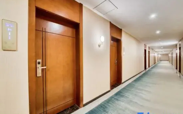 WuYue Yuexin Hotel (Shangrao Pedestrian Street Shuinan Cultural Plaza Wanda)