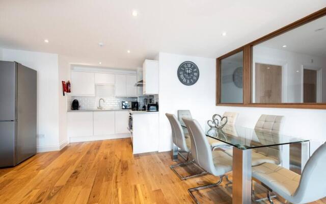 Large Apartment close to London BR1 II
