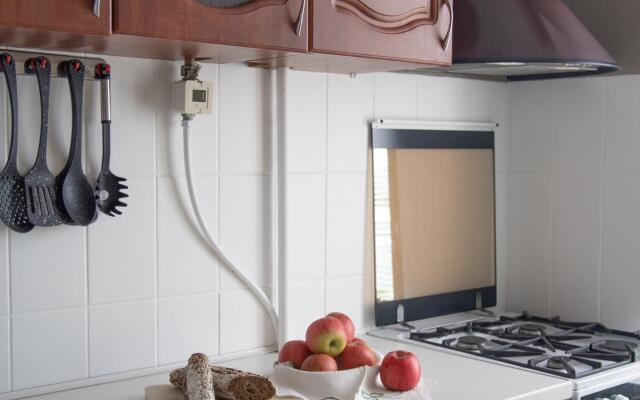 LovelyHome 39 (ЛавлиХоум 39) на улице Набережная Трибуца 43