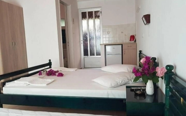 Studios Dimitris Giatras