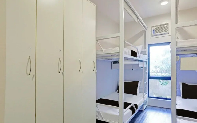 MyTown Madrid, Classy Hostel Bunkbeds Makati Metro Manila