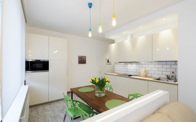 CoHome Apartment Kremenchugskaya near Nevsky Prospect