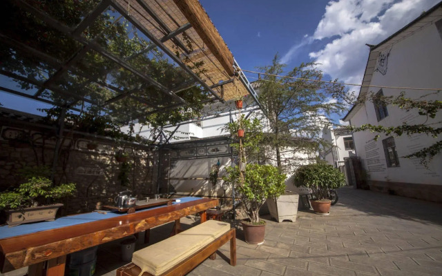 Dali Yinfeng Hotel