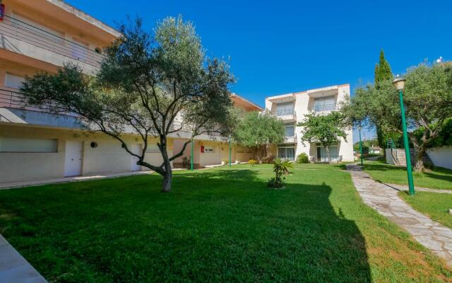 Rescator Resort 330 in Roses