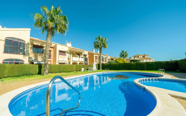 Planta baja en Club Salino con piscina comunitaria