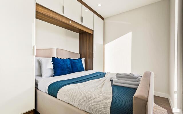 Three Bedroom Apartment in Hoxton
