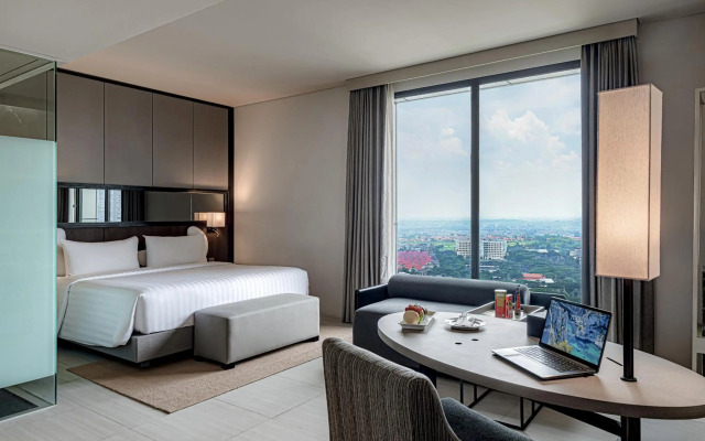 Whiz Luxe Hotel Spazio Surabaya