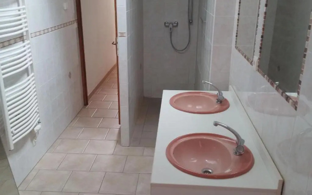 Gîte Courdemanche, 4 pièces, 13 personnes - FR-1-410-209