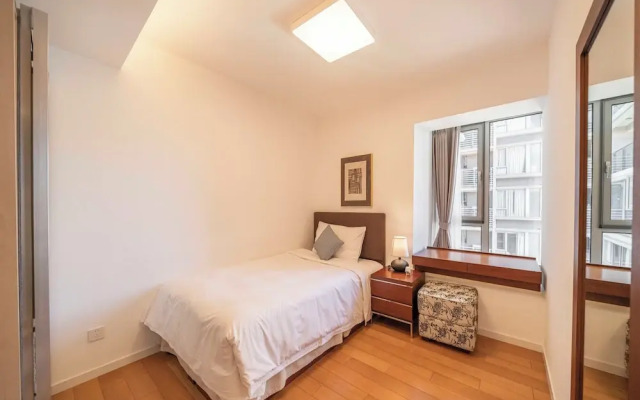 Tyms Elegant 2BR 1BA Apt Walk to Malls