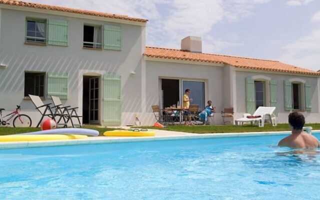 Charming apartment with dishwasher located at a golf course