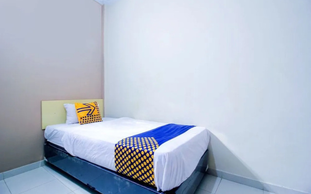 Spot On 2370 Berkah Homestay Syariah