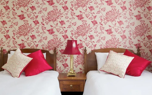 The Rose and Crown Hotel