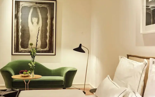 Townhouse by THE QVEST