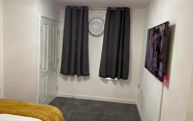 Stunning 2-bed Stratford Apartment