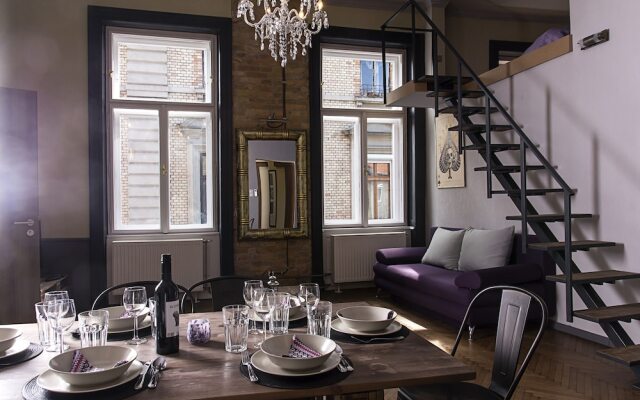 New - Walnuttree Double 12 Person Apartment Central in Budapest - Hungary