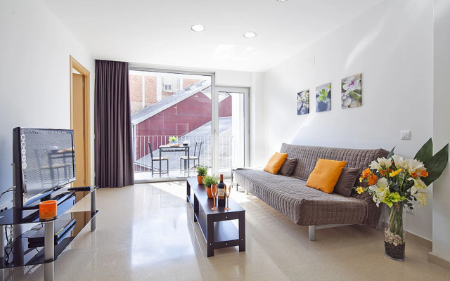 Charmsuites Paralel Apartments