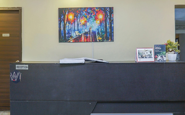 OYO Flagship 24491 Kharadi