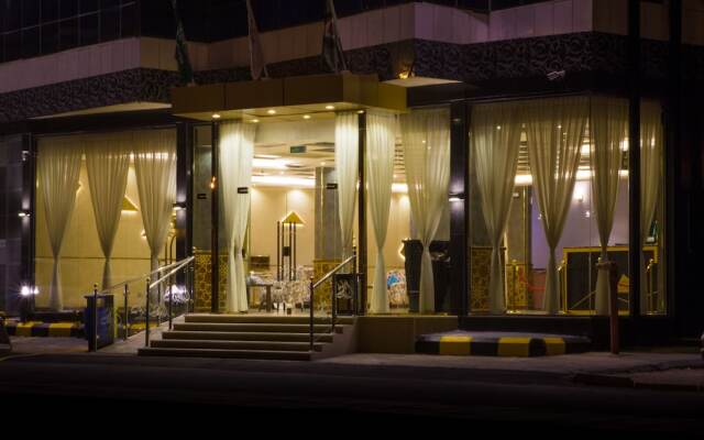 Gold Hotel