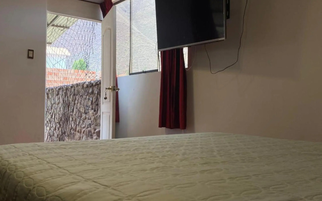 Valle verde, Hostel & camping