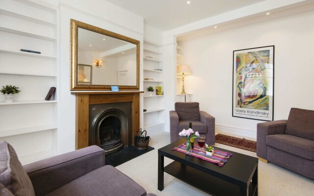 The Homey Shepherd's Bush House - ABE