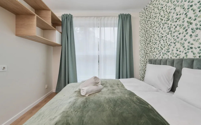 3 Bedroom Gwiaździsta 18 by Renters