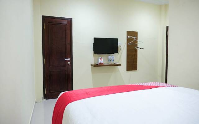 OYO 1149 Hotel Mustika