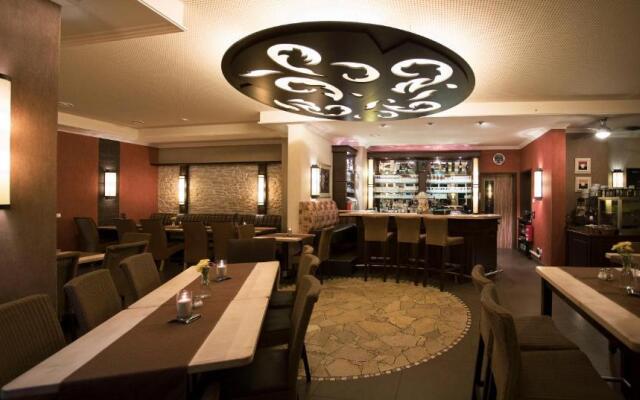 M13 Hotel