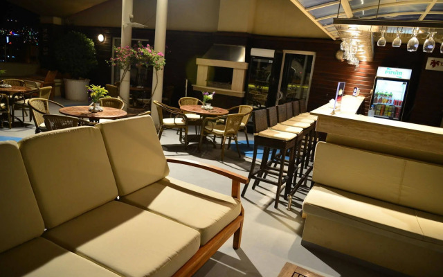 May Park Hotel