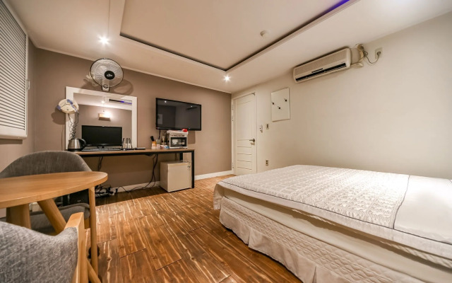 Pohang Daedodong White