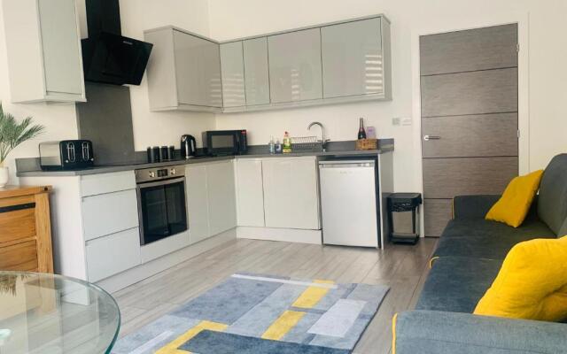 Sandleigh Apartment