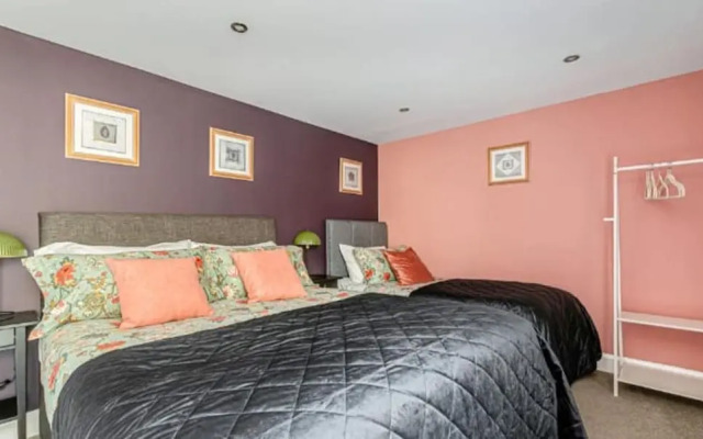Comfy 5 Location Few Steps From BA I360