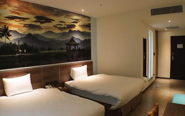 Chii Lih Hotel - Kaohsiung Love River