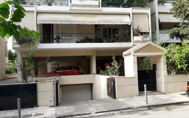 Mother's House