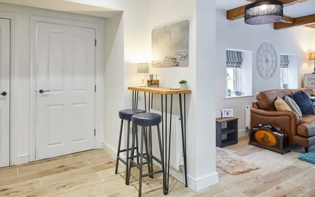 Host Stay The Snug
