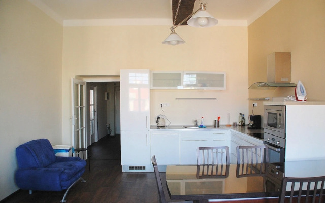 True Old Town Square Apartments