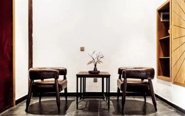 Shangri-La Salloi Rustic Luxury Hotel