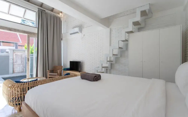 White Studio Villa