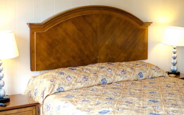 Lee High Inn