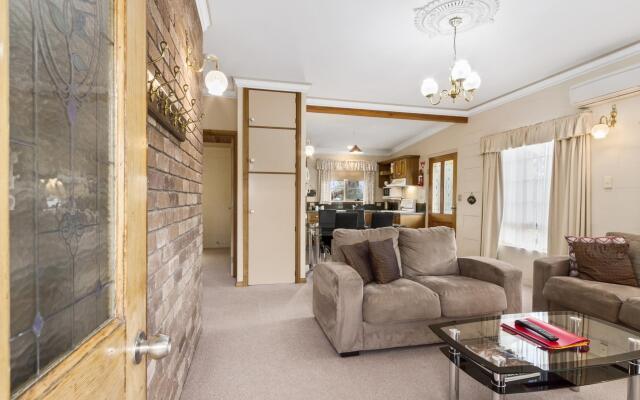 Swansea Cottages & Lodge Suites