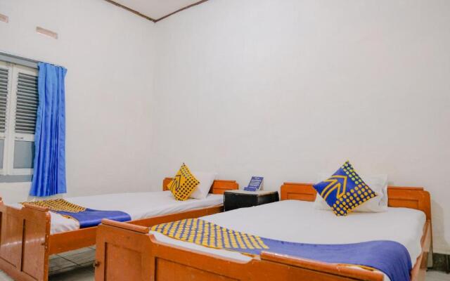OYO Life 2638 Hotel Raya