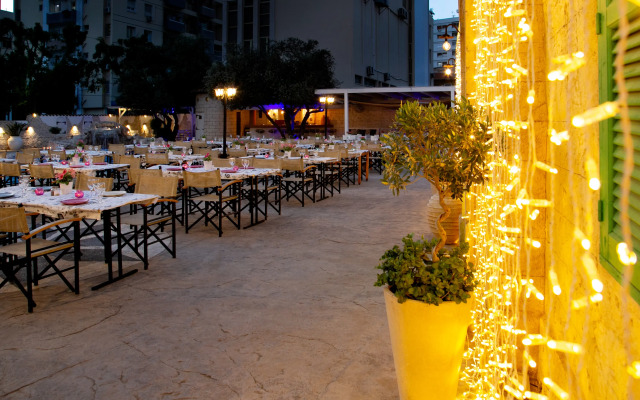 Cleopatra Hotel